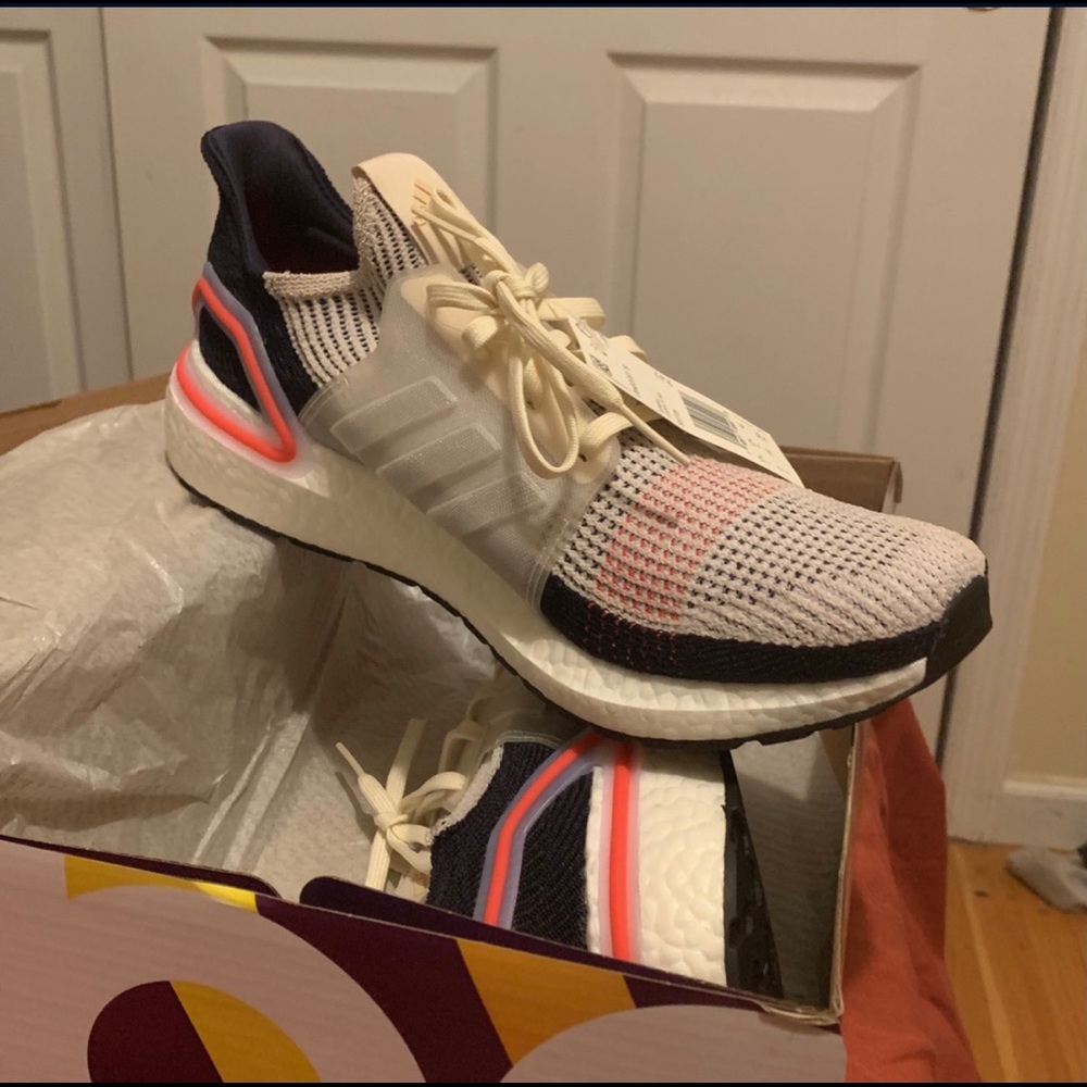 ULTRABOOST 19 *BRAND NEW*
